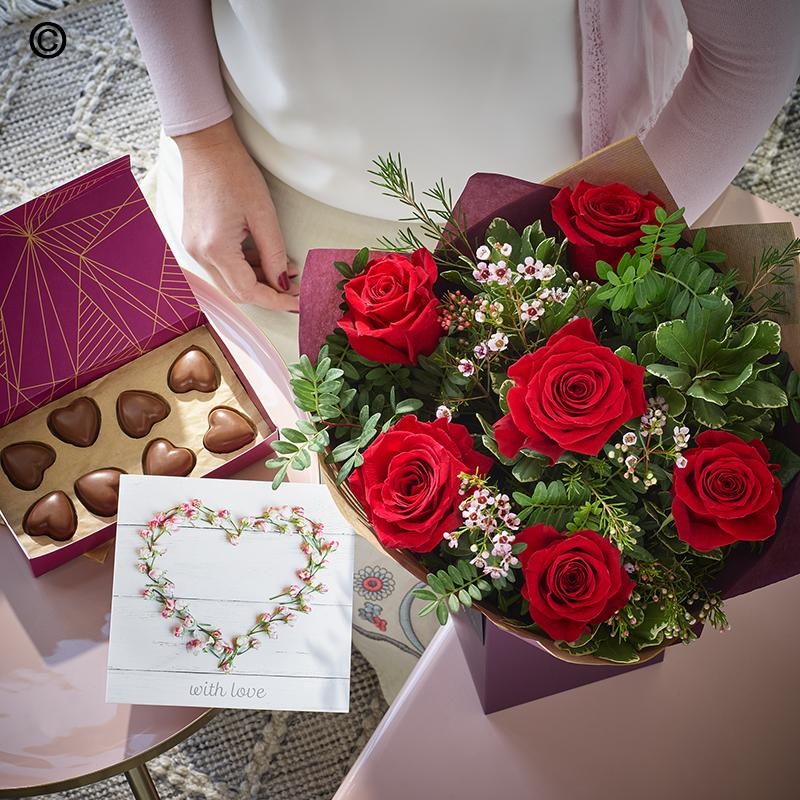 Valentines 6 Red Rose Gift Set – buy online or call 01757 702918